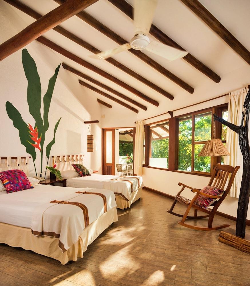 Villa Maya Флорес Экстерьер фото