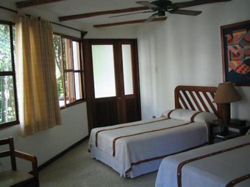 Villa Maya Флорес Экстерьер фото